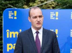 "Nu se poate cumula pensia anticipată sau anticipată parţial cu salariul"